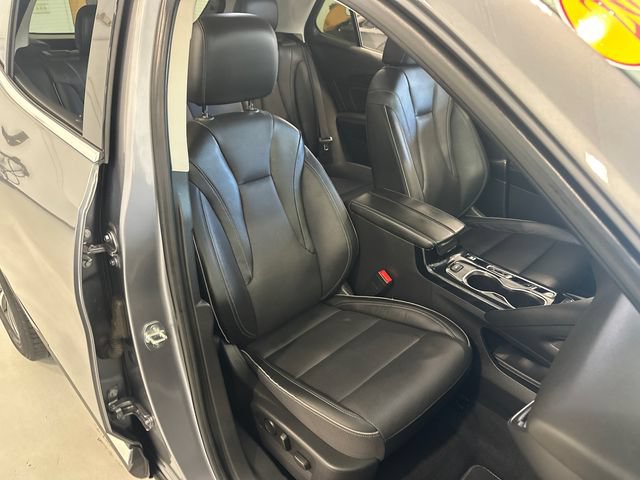 Certified 2021 Buick Envision Essence AWD/4WD image 31