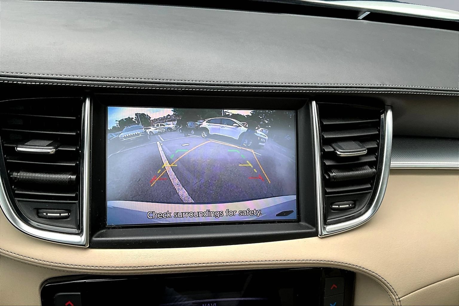 Used 2019 INFINITI QX50 Luxe w/ Navigation Package AWD/4WD image 10