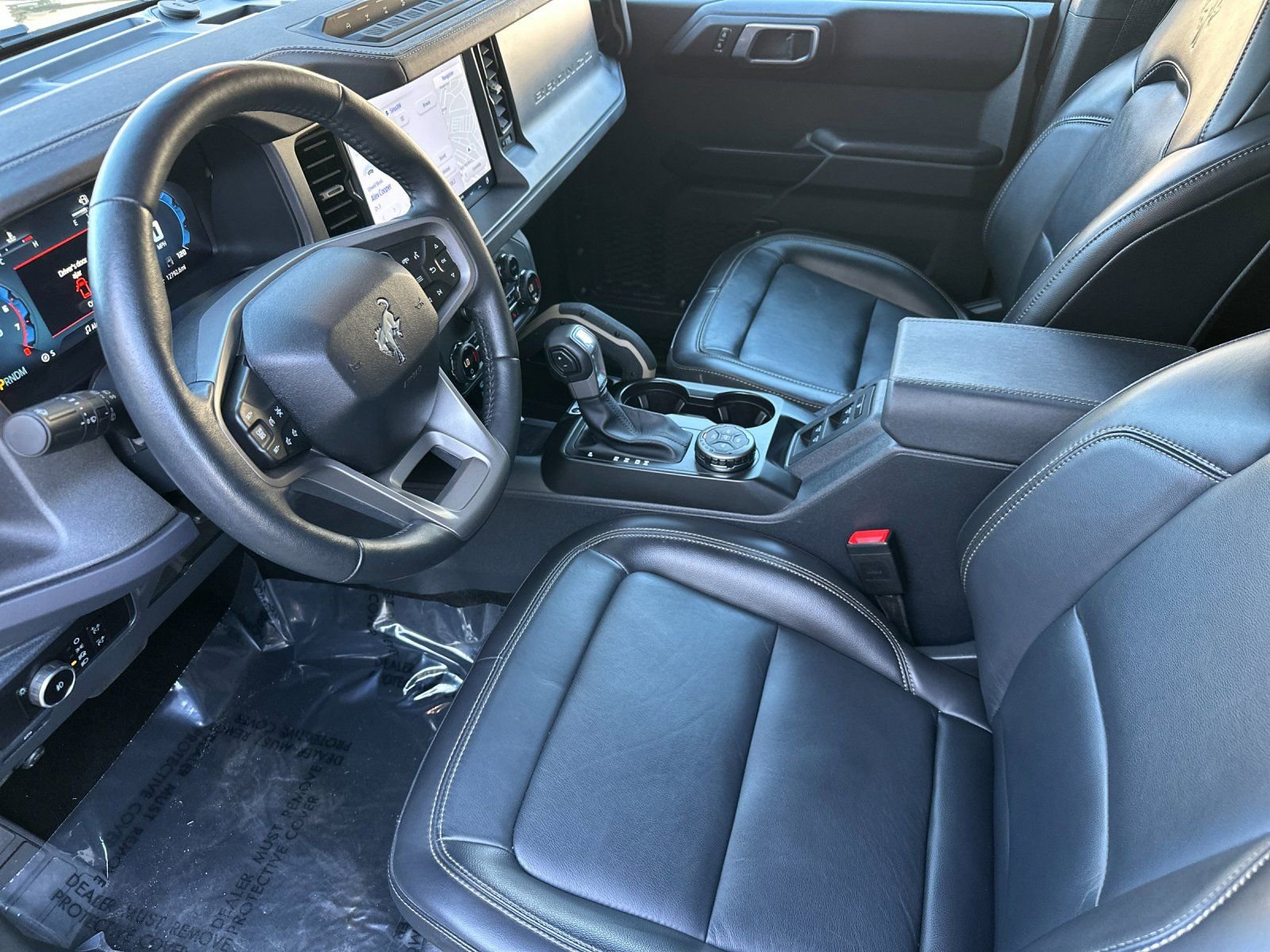 Used 2025 Ford Bronco Badlands image 11