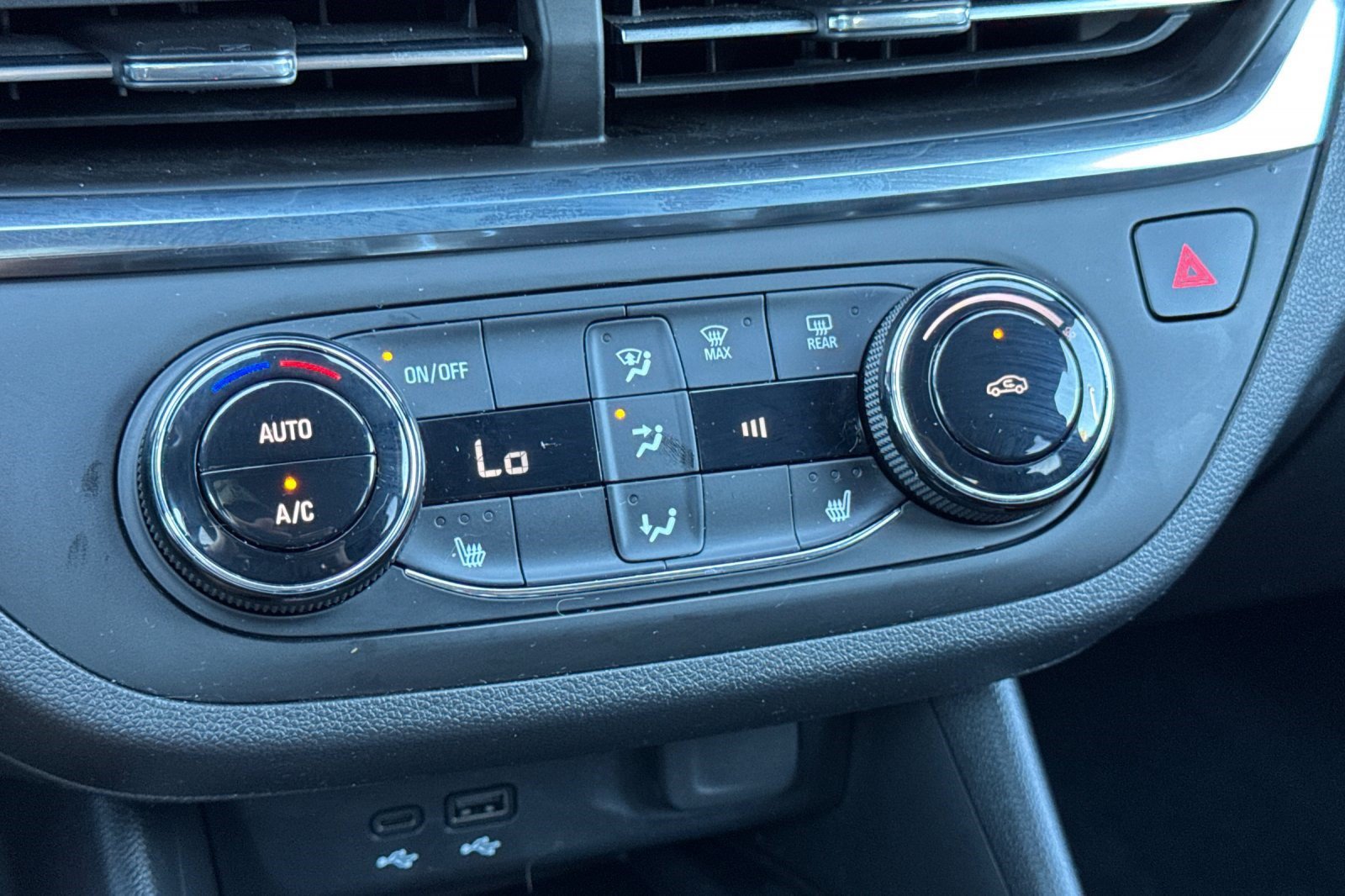 Used 2024 Buick Envista Preferred w/ Convenience I Package FWD image 19