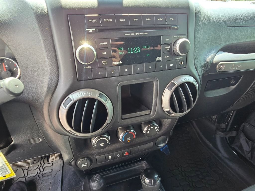 Used 2016 Jeep Wrangler Sport AWD/4WD image 15
