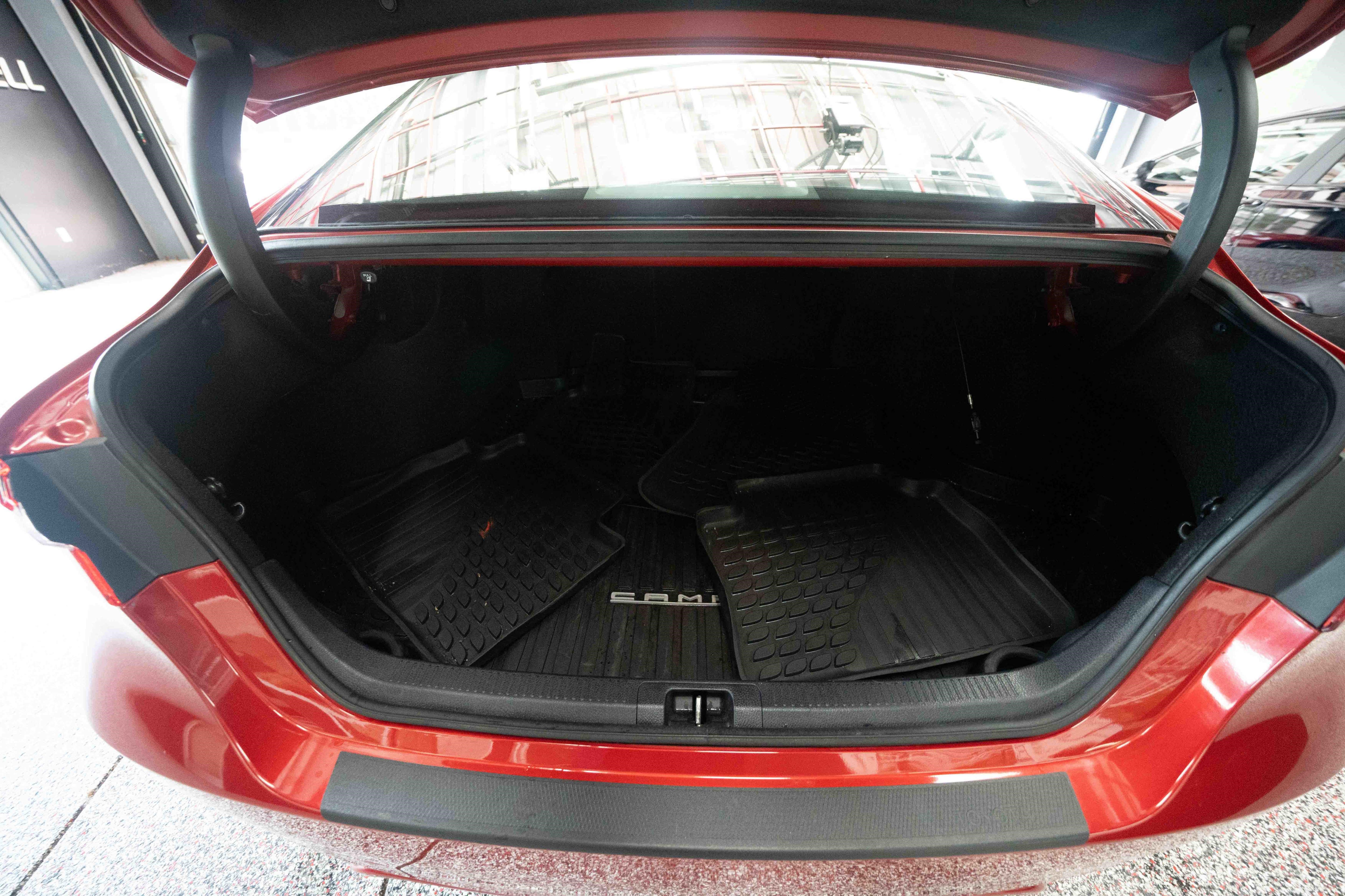 Used 2022 Toyota Camry SE w/ Cold Weather Package FWD image 27