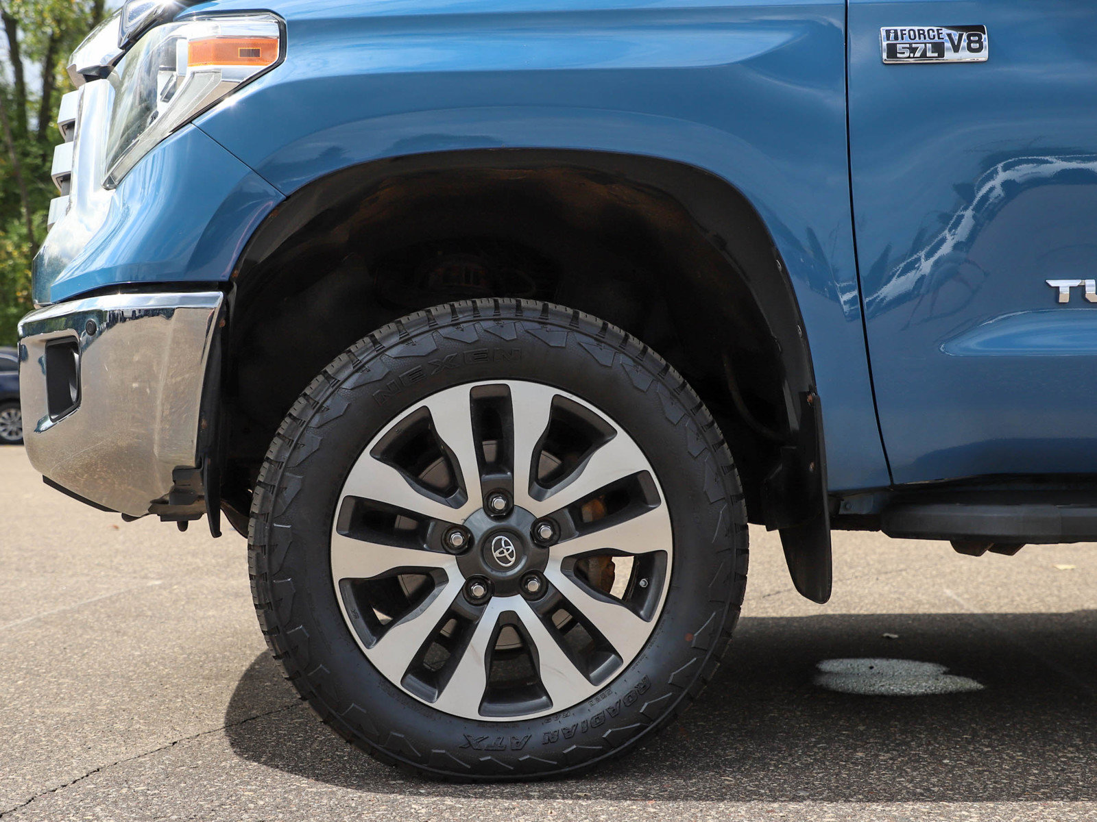 Used 2019 Toyota Tundra Limited AWD/4WD image 29