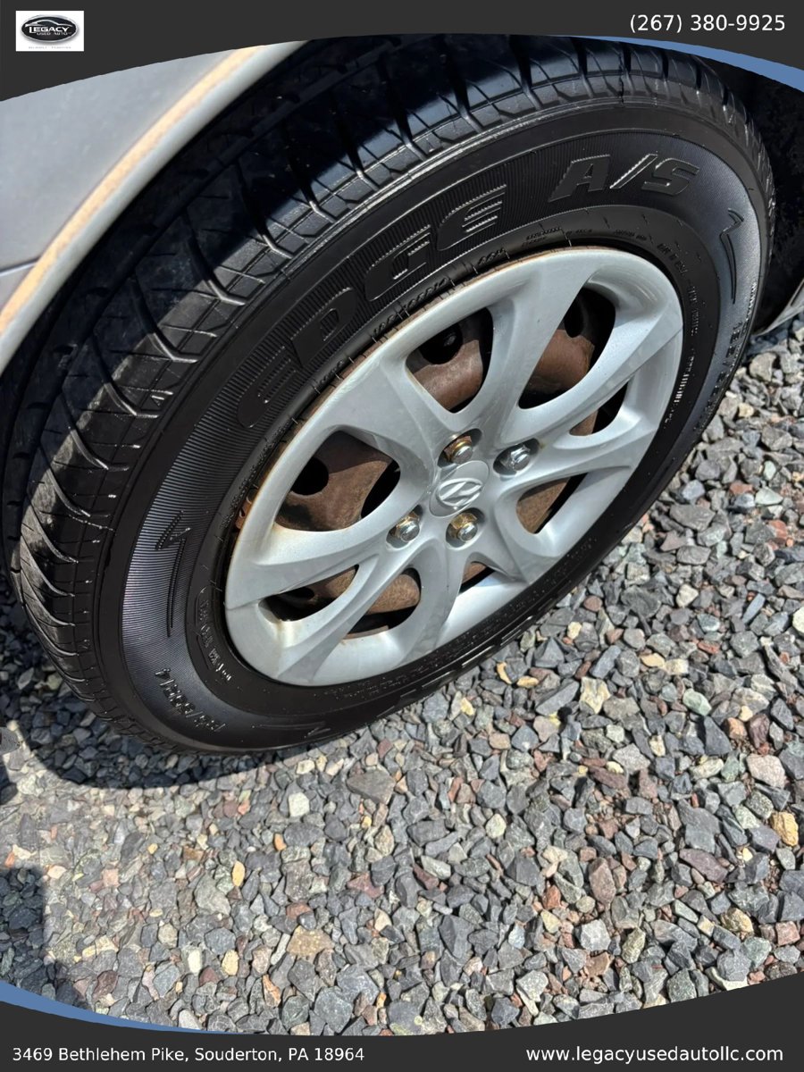 Used 2012 Hyundai Accent GLS FWD image 36