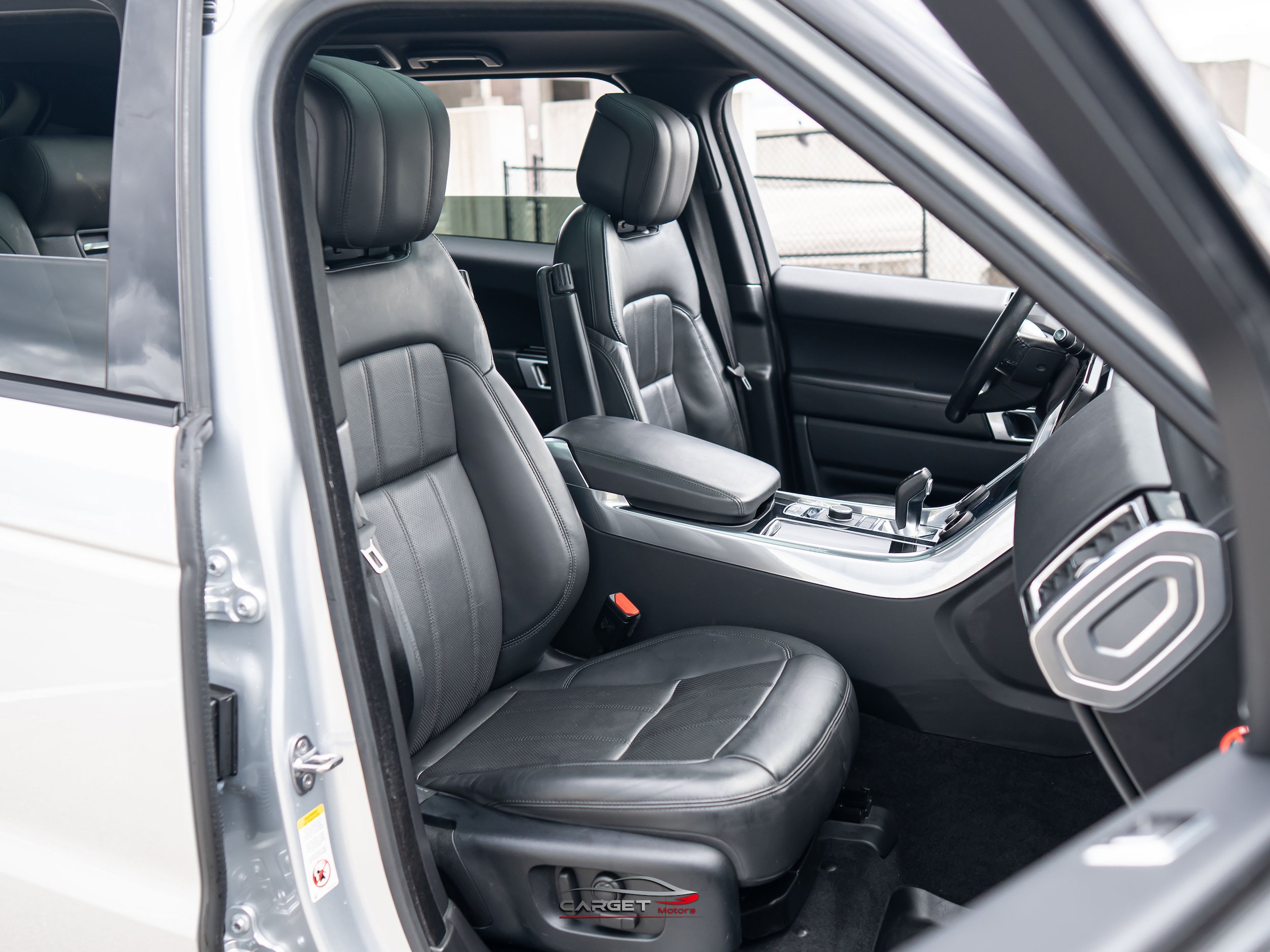 Used 2018 Land Rover Range Rover Sport HSE AWD/4WD image 17