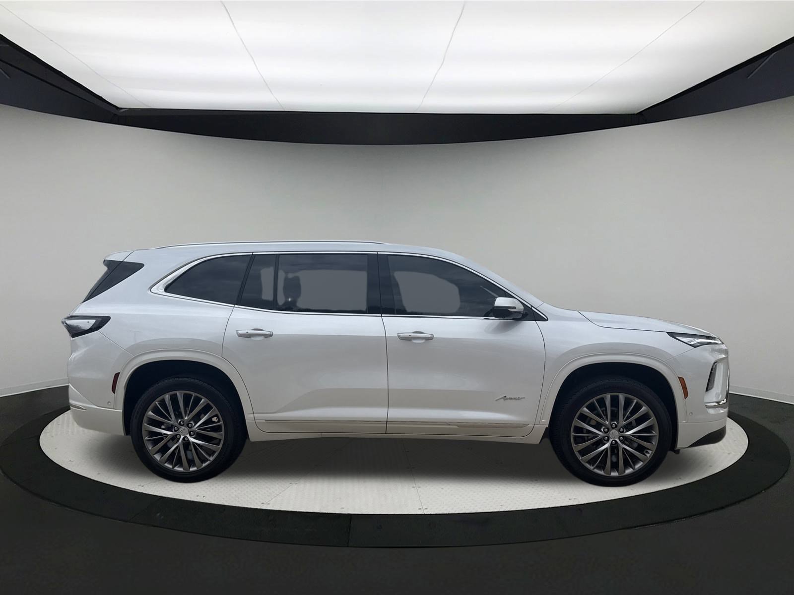 Used 2025 Buick Enclave Avenir w/ Super Cruise Package image 3