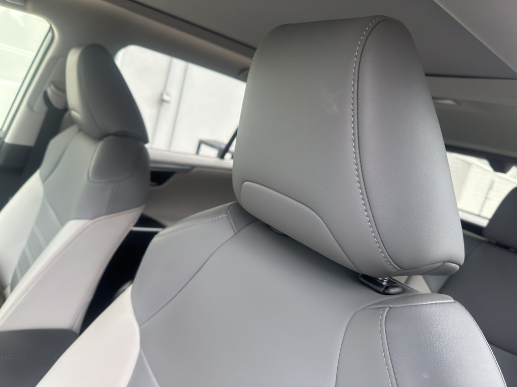 Used 2019 Toyota RAV4 Limited w/ Advanced Technology Package FWD image 6