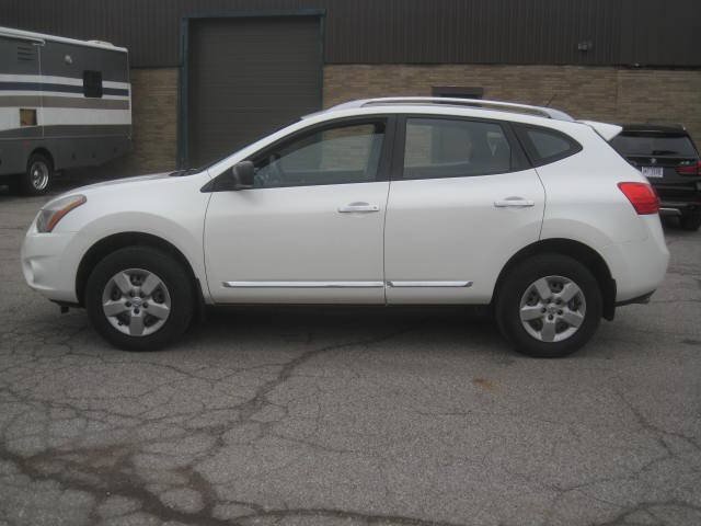 Used 2014 Nissan Rogue S w/ Convenience Package AWD/4WD image 6
