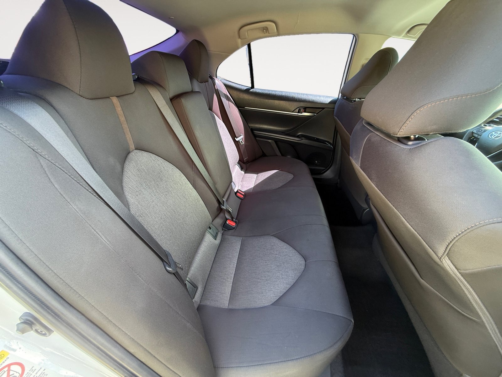 Used 2019 Toyota Camry LE w/ Carpet Mat Package FWD image 18
