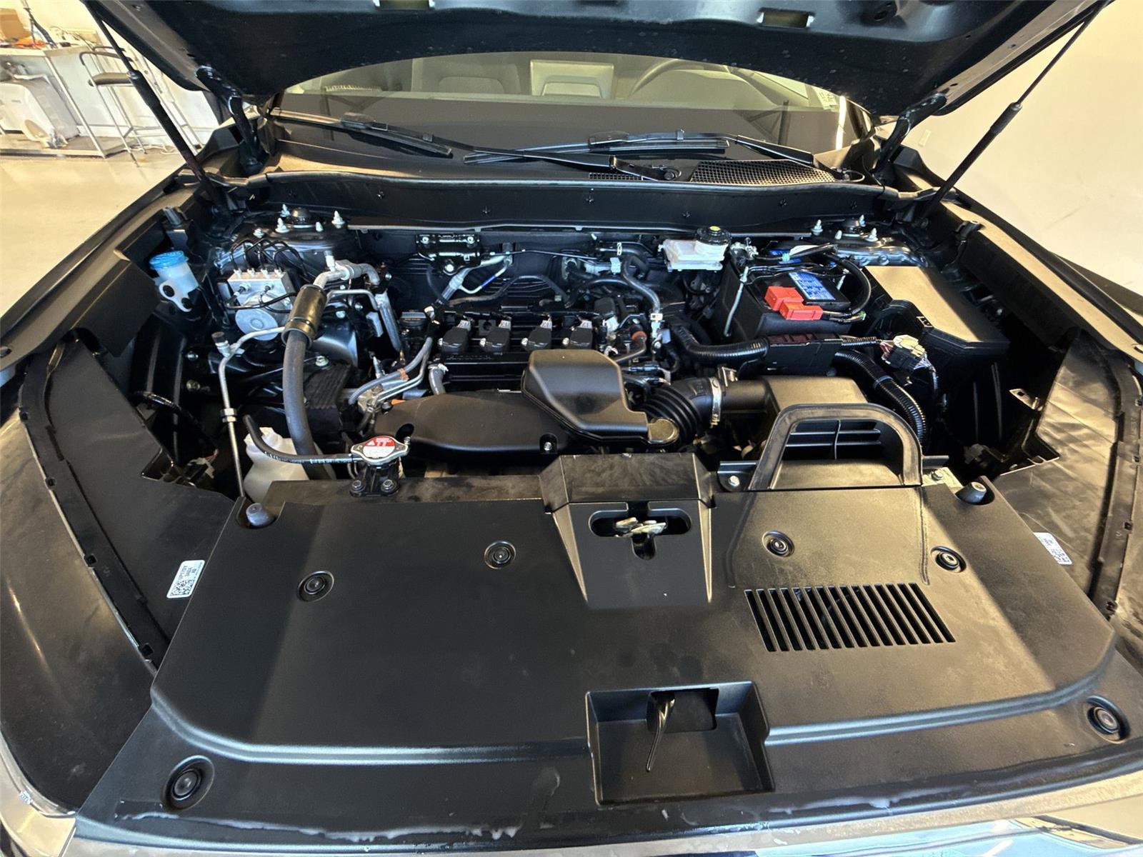 Certified 2025 Honda CR-V EX image 18