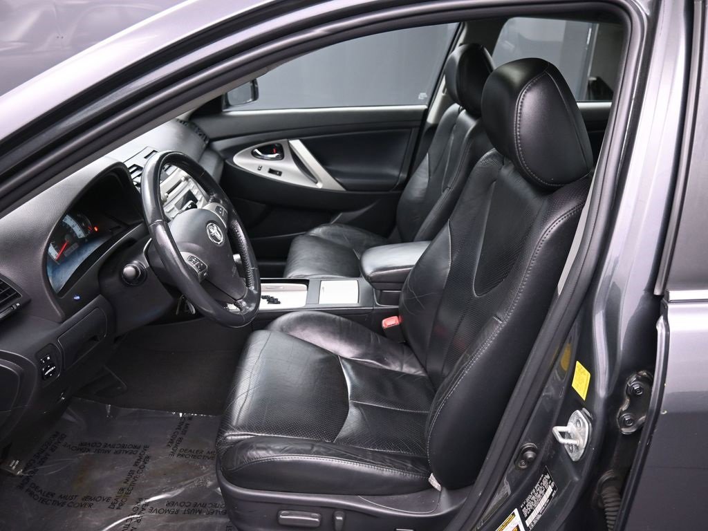 Used 2011 Toyota Camry SE image 19