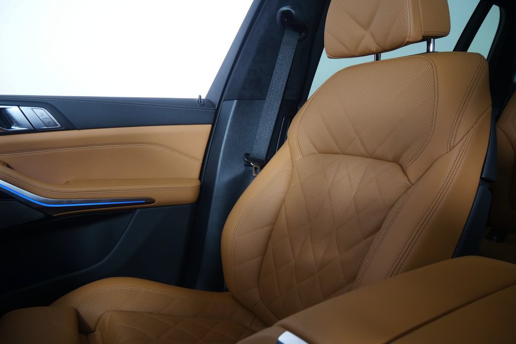 New 2026 BMW X7 M60i AWD/4WD image 25