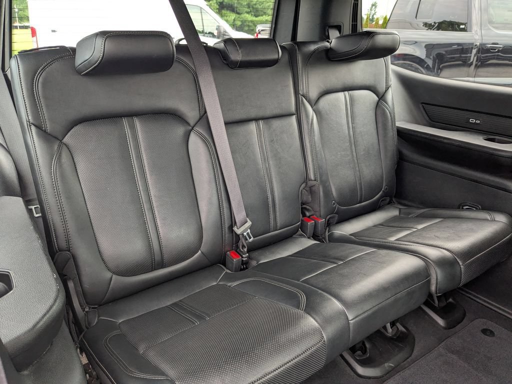 Used 2024 Jeep Wagoneer Series II AWD/4WD image 23