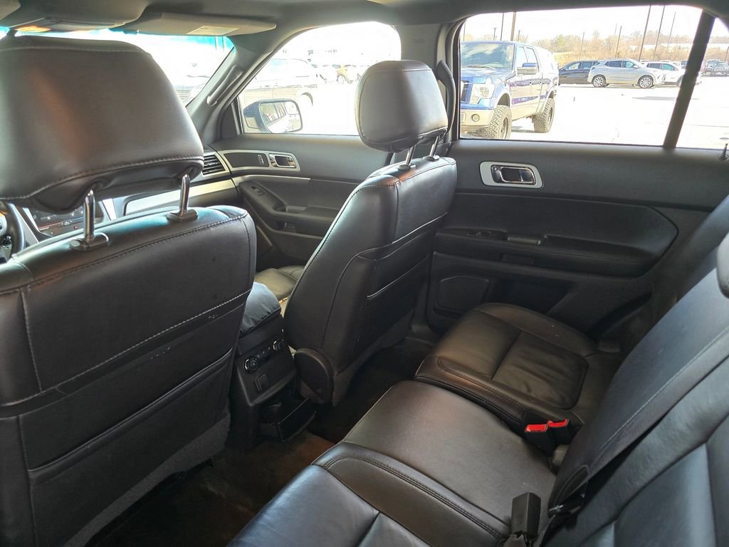 Used 2014 Ford Explorer XLT w/ Equipment Group 202A image 19