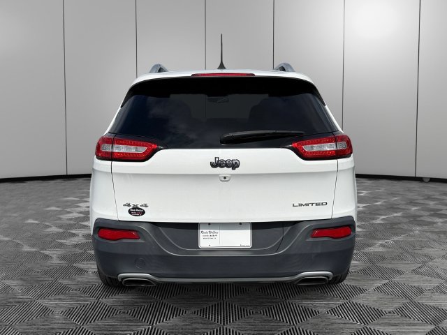 Used 2017 Jeep Cherokee Limited AWD/4WD image 4