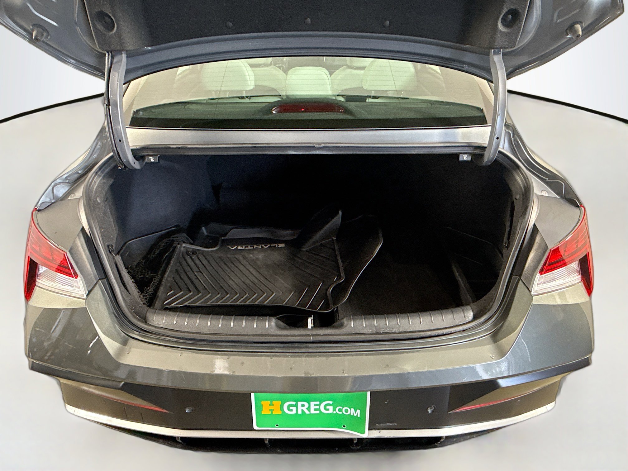 Used 2024 Hyundai Elantra Limited image 35