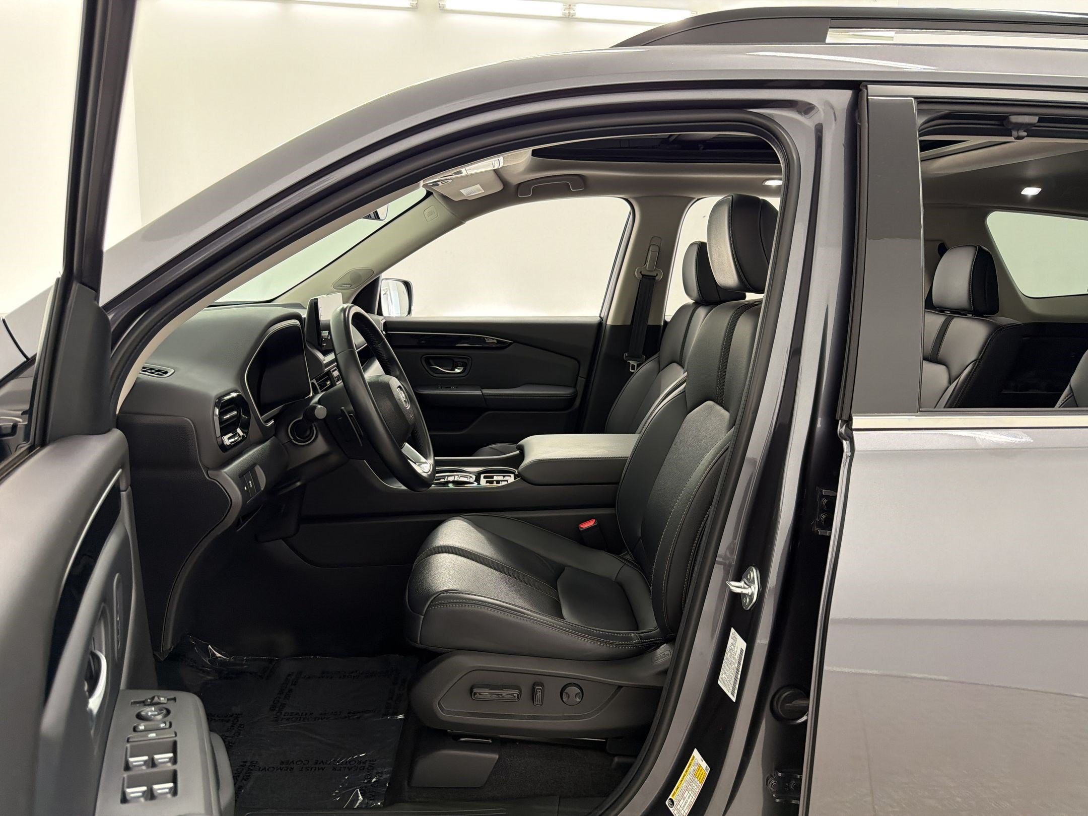 Used 2024 Honda Pilot Touring image 5