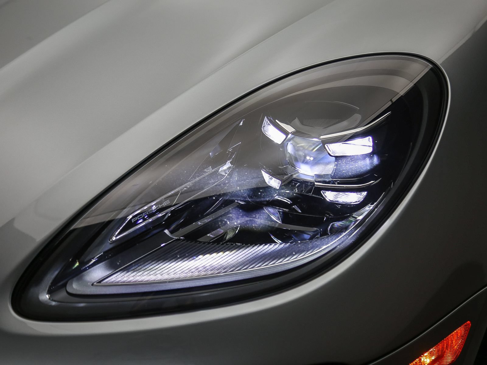 Certified 2026 Porsche Macan AWD/4WD image 11