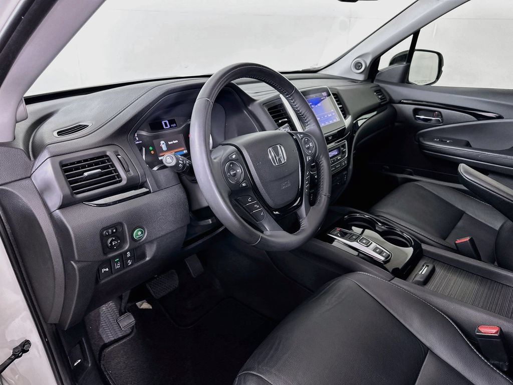Certified 2017 Honda Pilot Touring image 9
