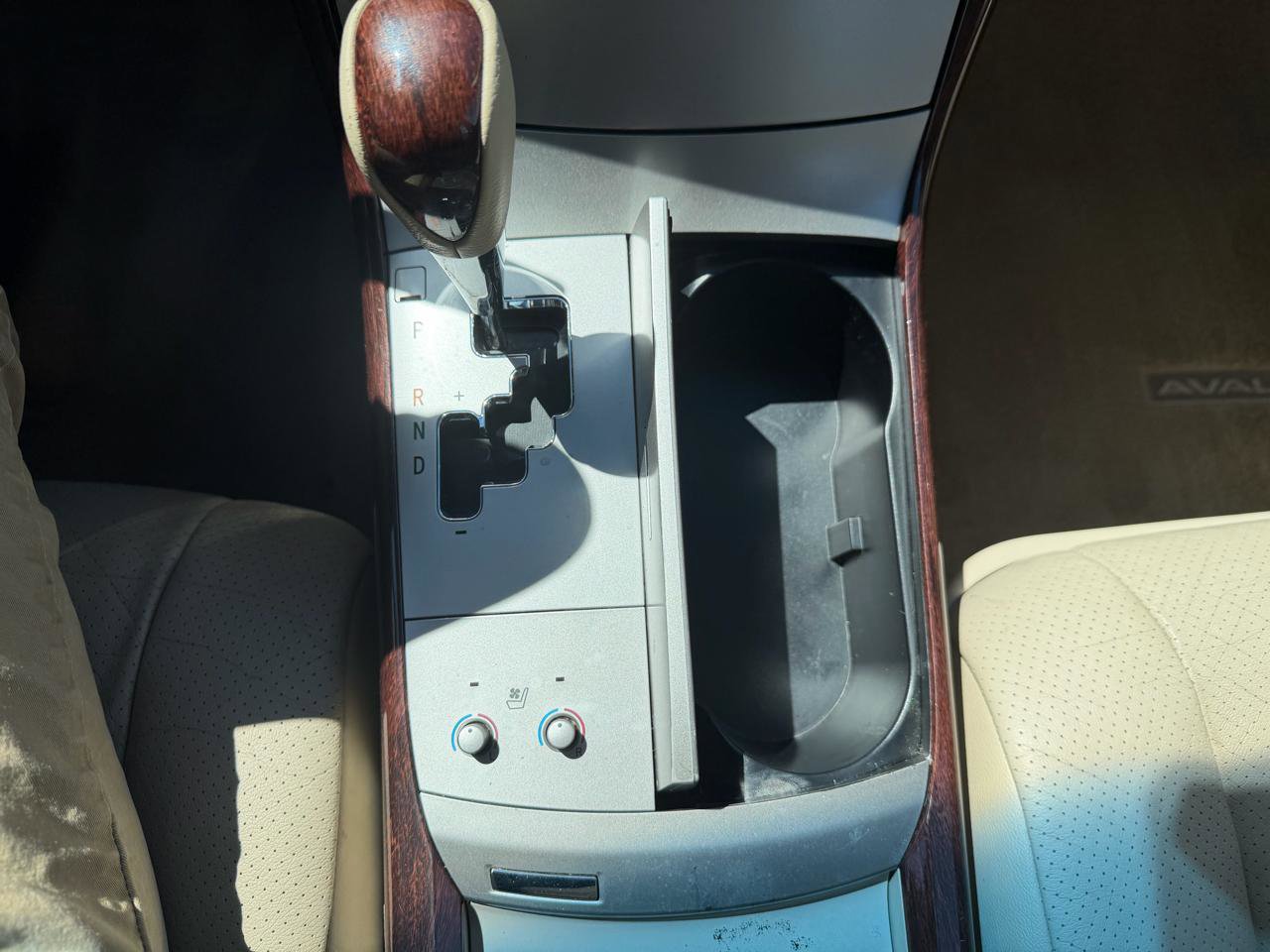 Used 2010 Toyota Avalon XL FWD image 43