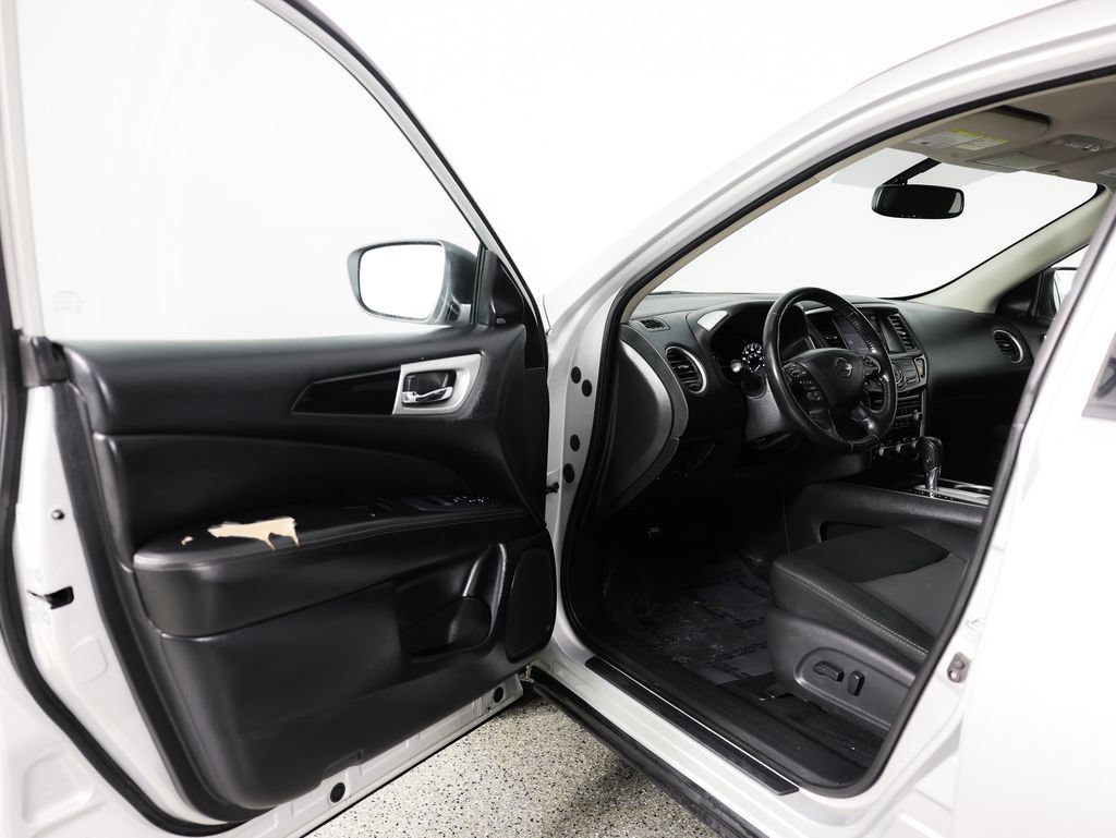 Used 2019 Nissan Pathfinder SV FWD image 20