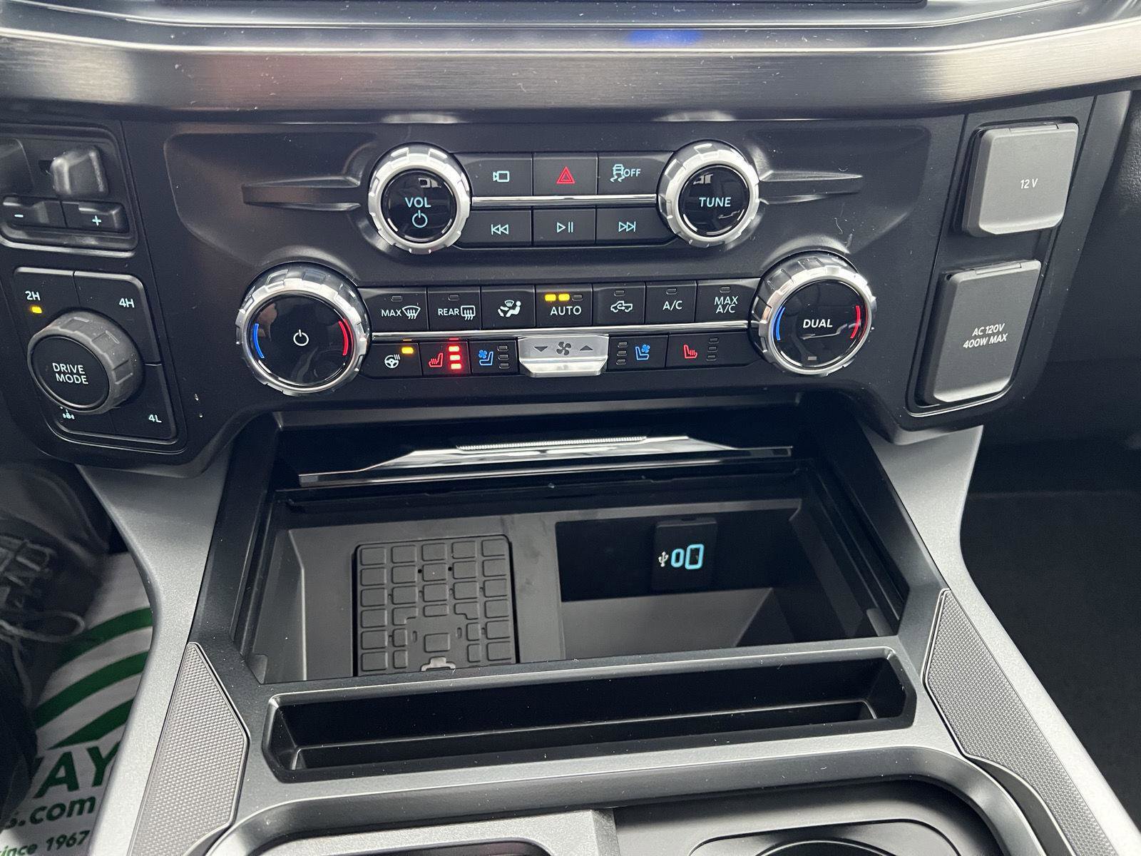 New 2026 Ford F350 Lariat w/ Black Appearance Package image 38