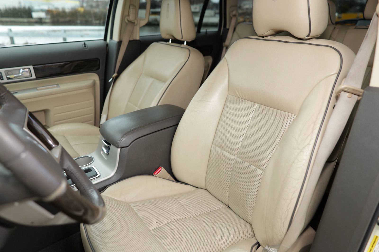 Used 2008 Lincoln MKX AWD image 17