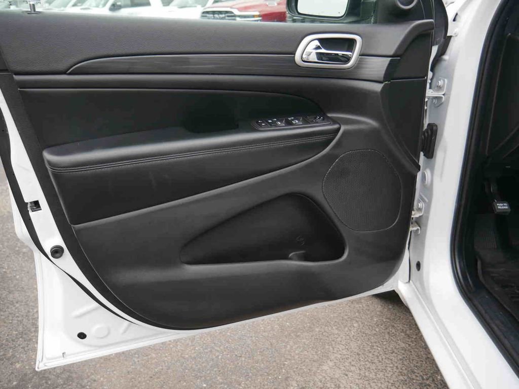 Used 2020 Jeep Grand Cherokee Altitude image 27