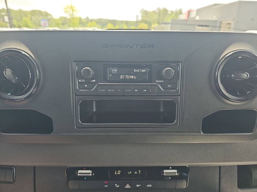 Used 2025 Mercedes-Benz Sprinter 2500 image 24