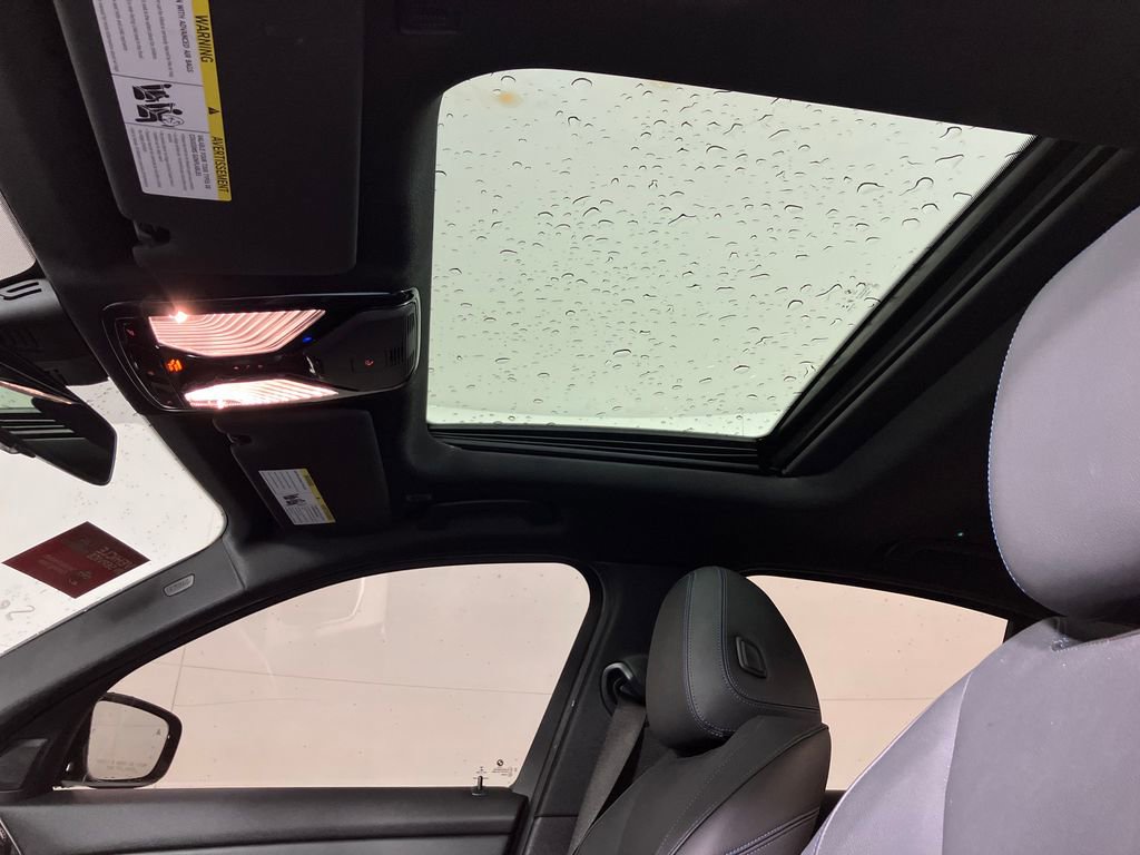 Used 2022 BMW 330i Sedan w/ M Sport Package image 34