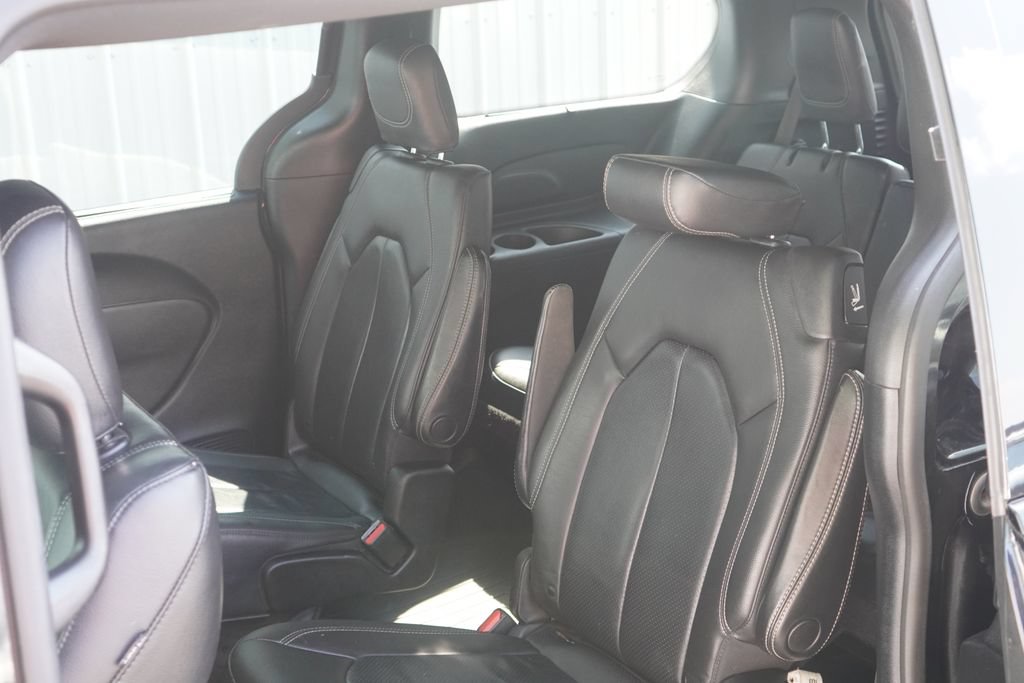 Used 2019 Chrysler Pacifica Touring-L w/ S Appearance Package FWD image 24