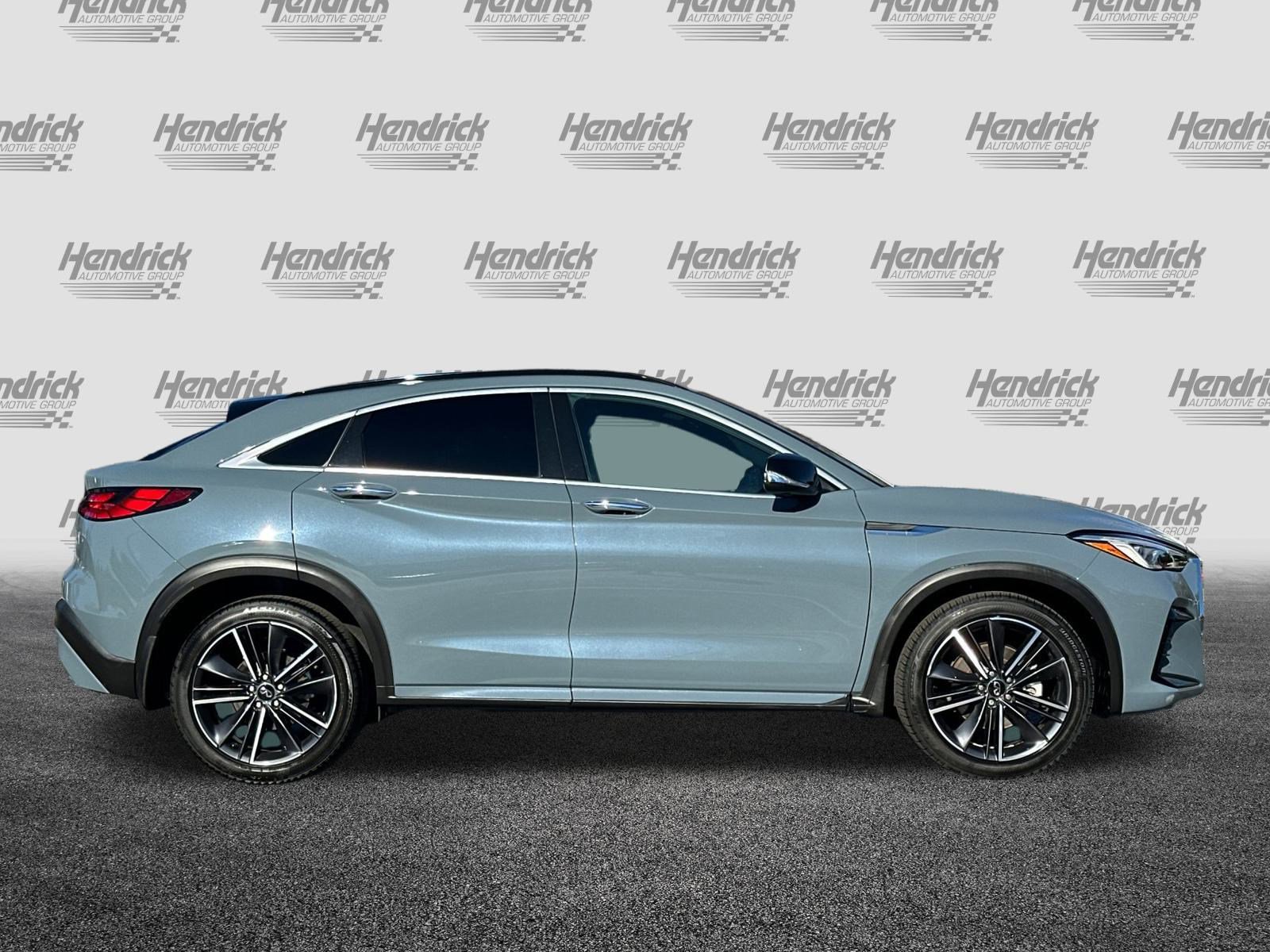 Used 2023 INFINITI QX55 Essential image 3