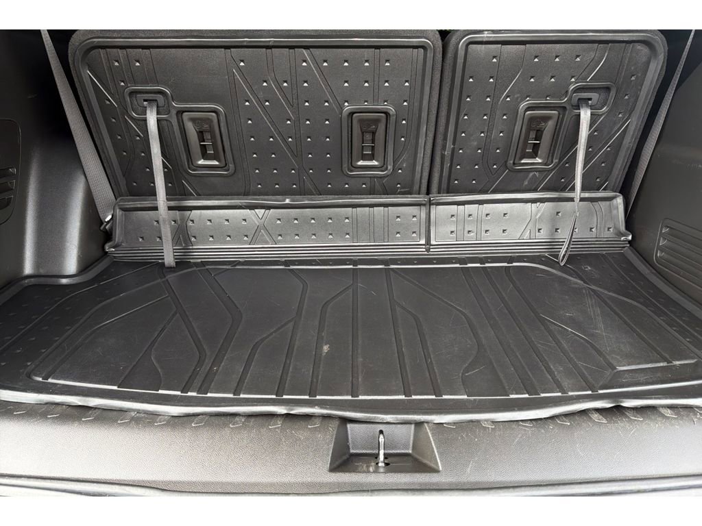 Used 2023 Chevrolet Traverse LT FWD image 18