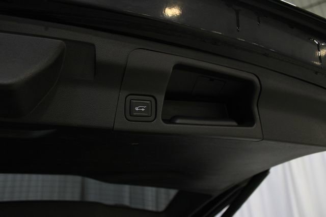 Used 2022 GMC Acadia SLT w/ Elevation Edition AWD/4WD image 34