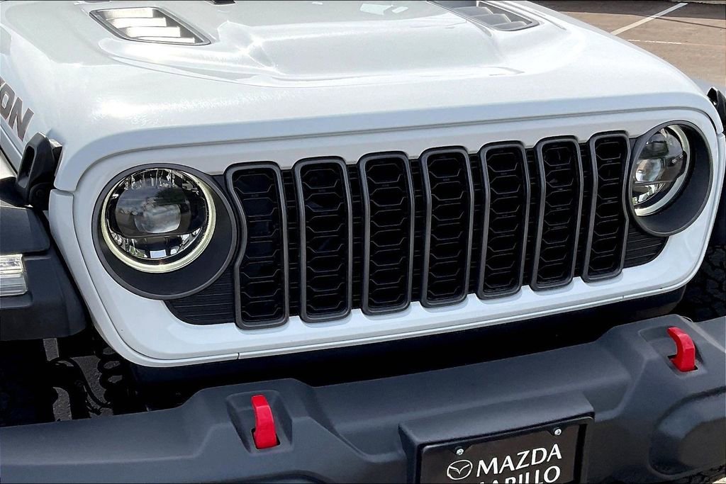 Used 2025 Jeep Wrangler Unlimited Rubicon w/ Convenience Group image 31