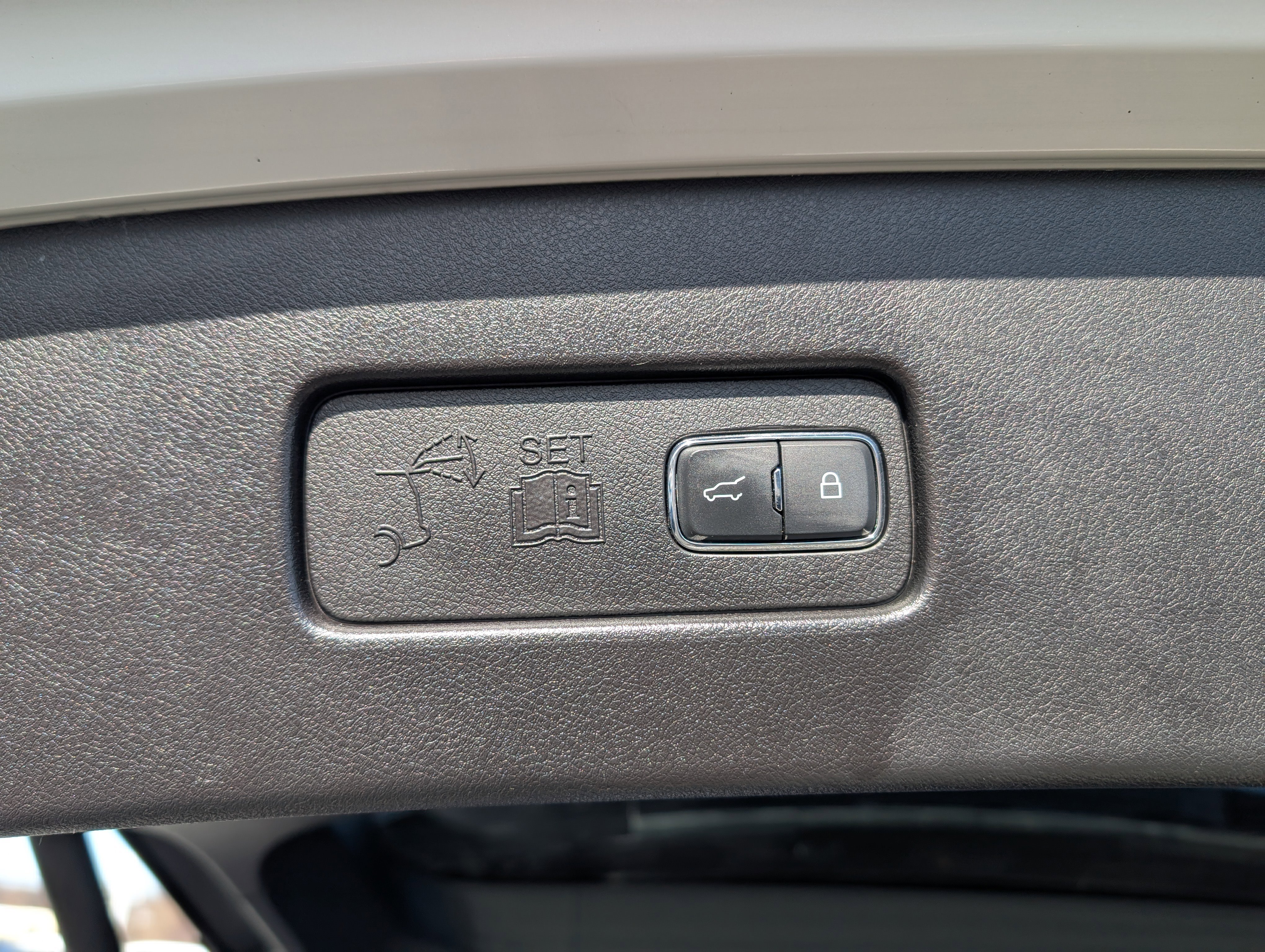 Used 2020 Lincoln Aviator Reserve w/ Equipment Group 202A image 13