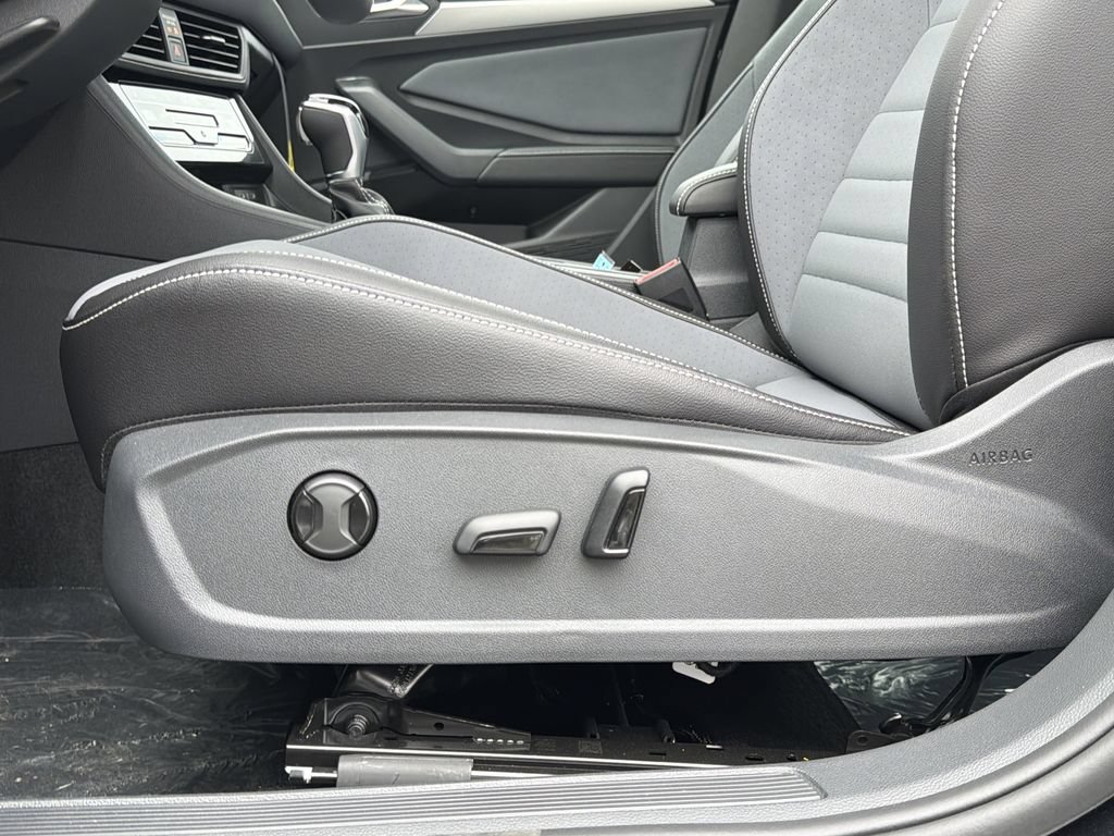 New 2026 Volkswagen Jetta SE FWD image 20