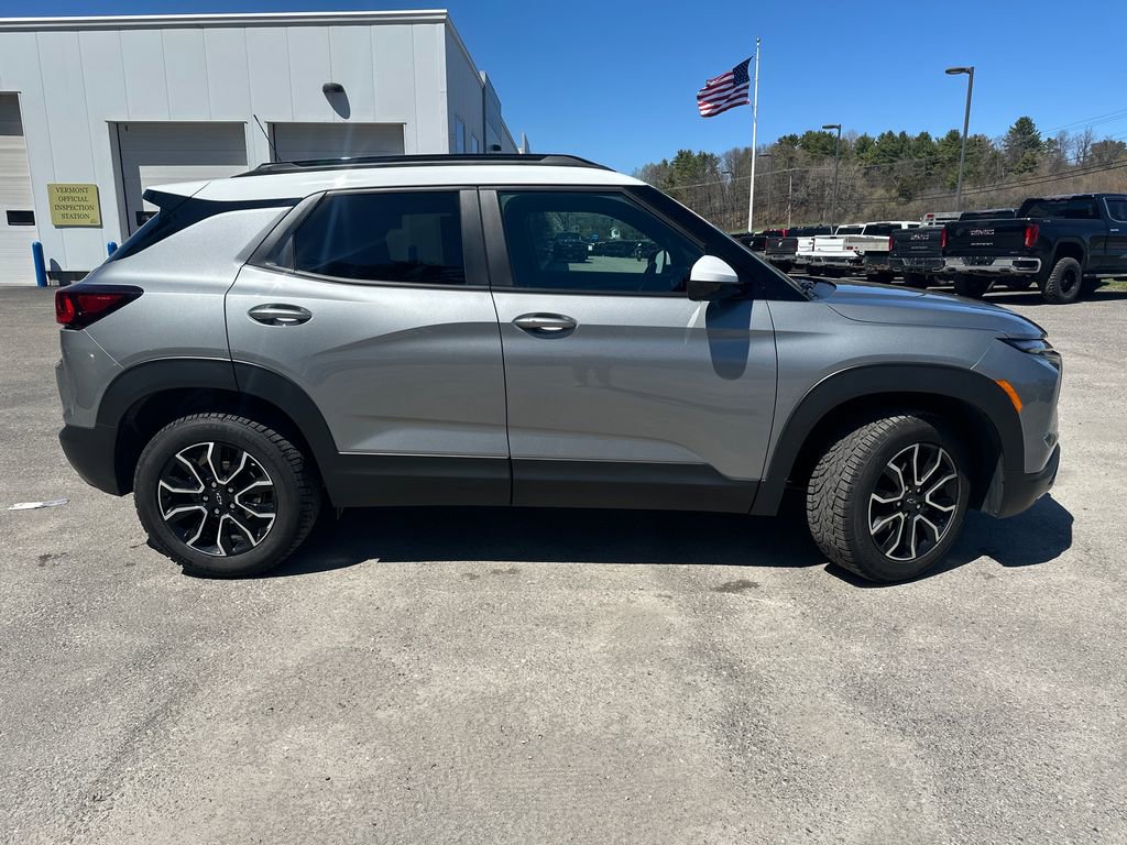 Used 2025 Chevrolet TrailBlazer ACTIV w/ Driver Confidence Package AWD/4WD image 6
