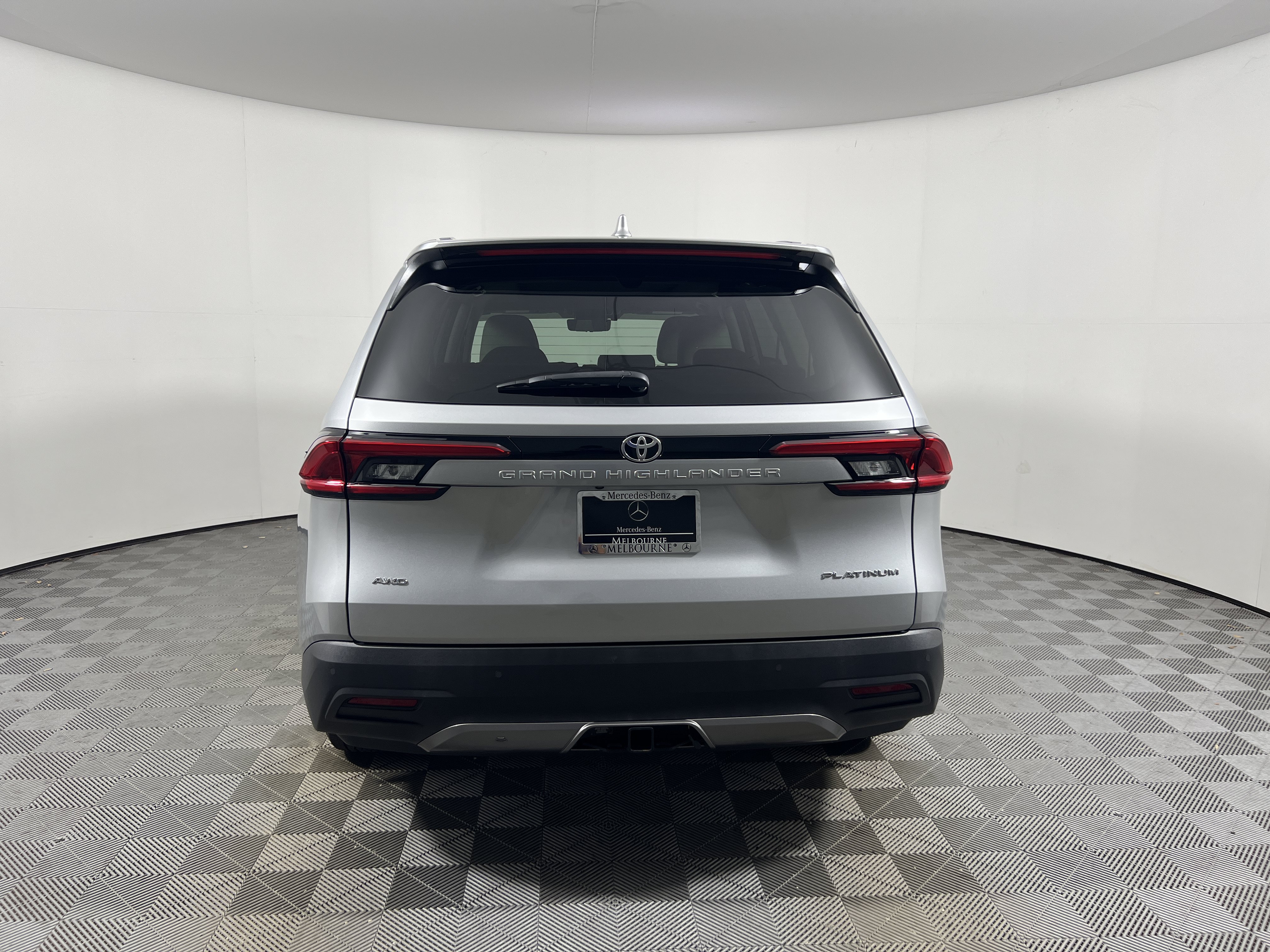 Used 2024 Toyota Grand Highlander AWD image 4