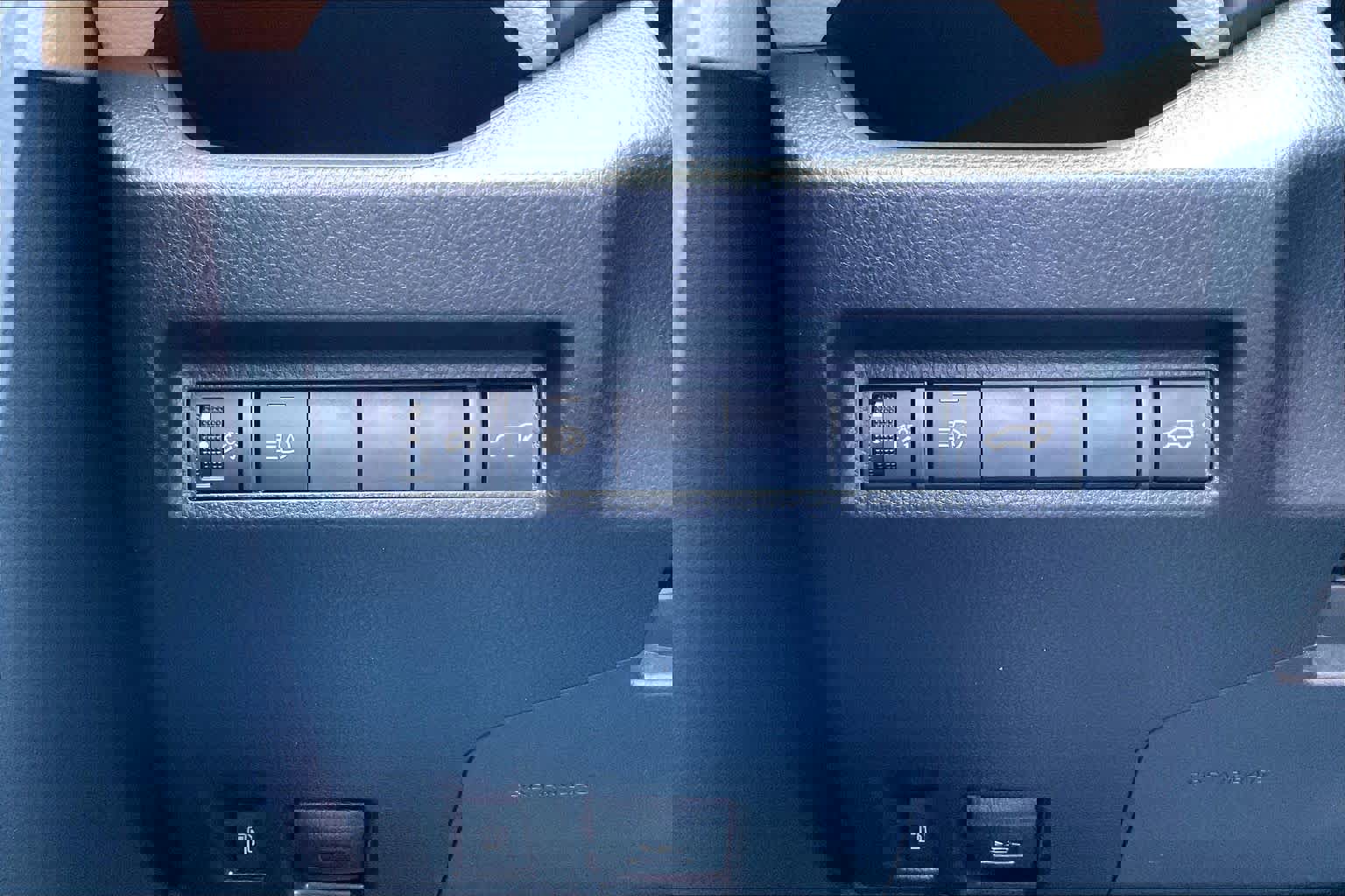 Used 2022 Toyota RAV4 XLE Premium image 32