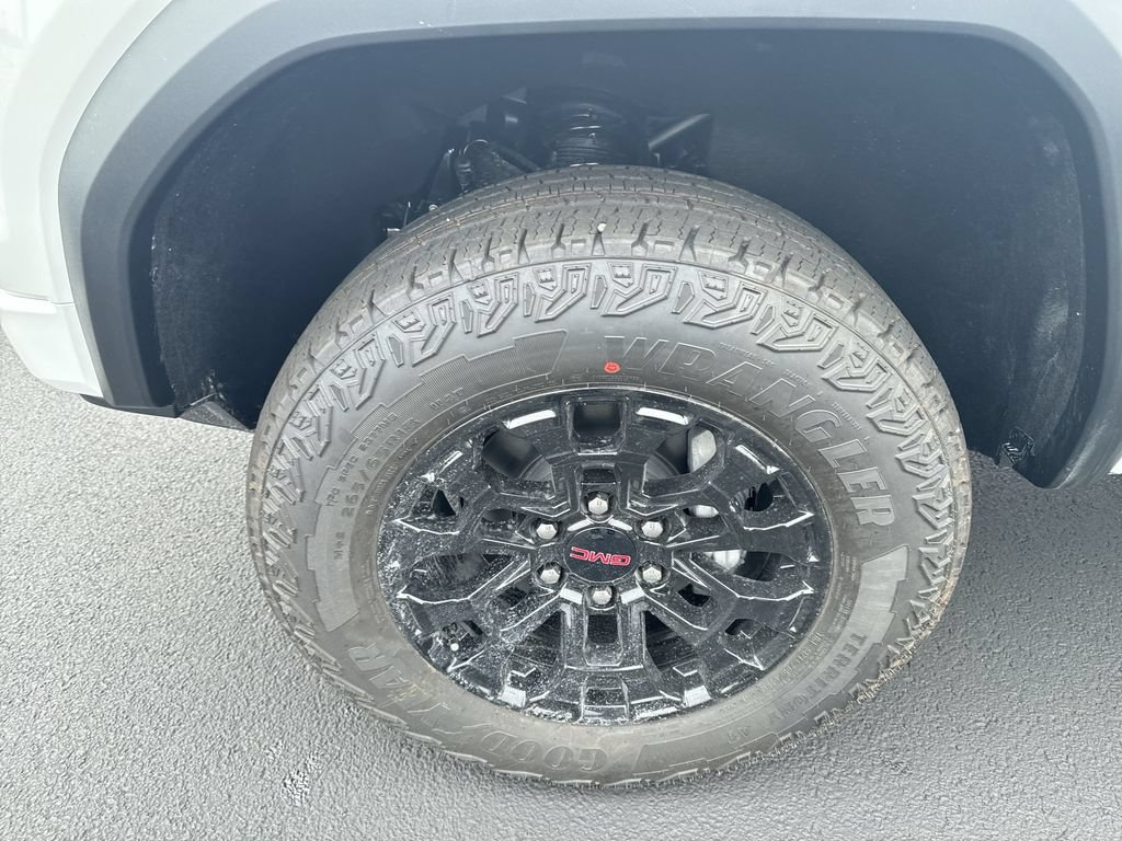 New 2026 GMC Canyon Elevation w/ Convenience Package RWD image 16