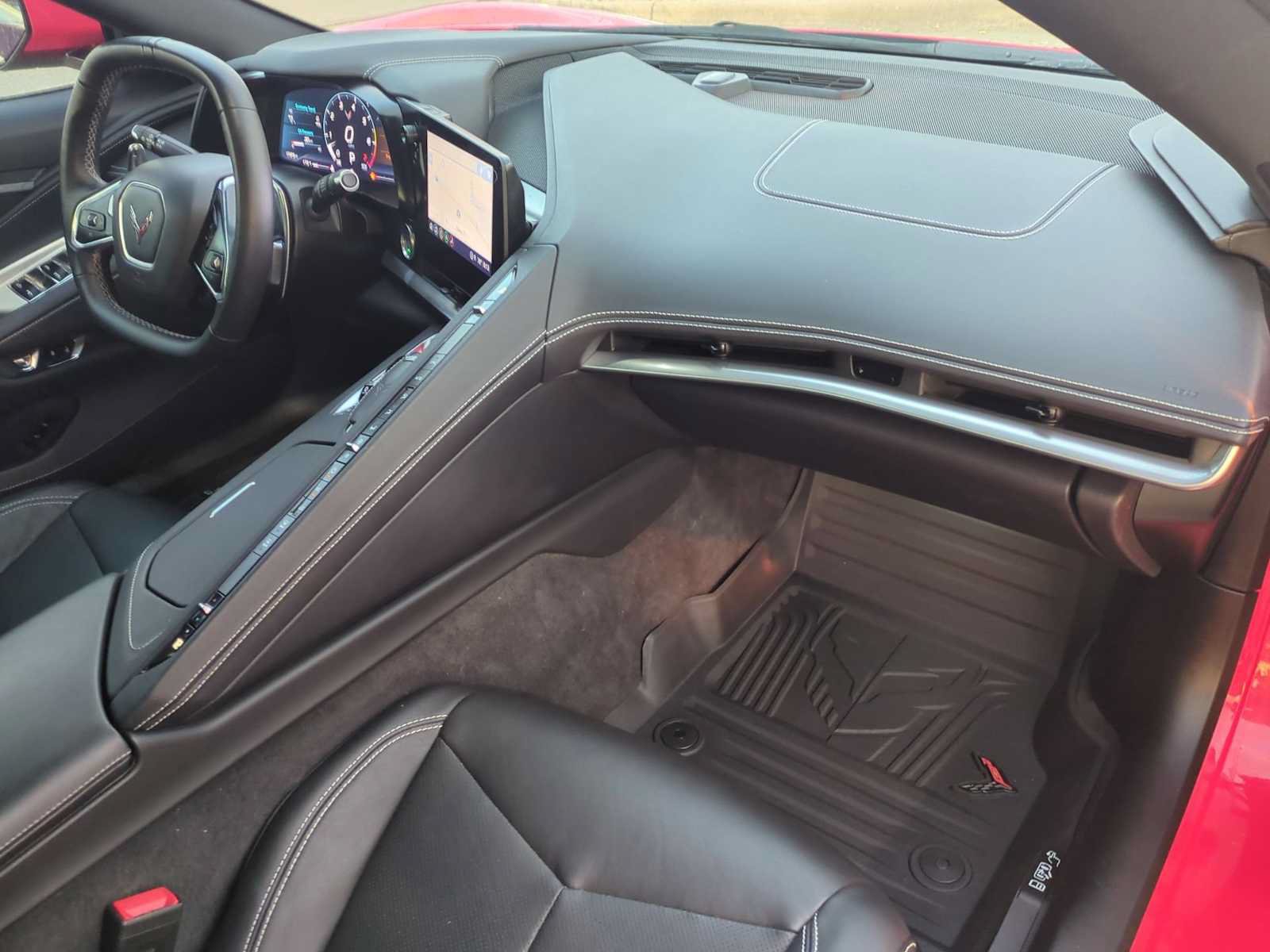 Used 2022 Chevrolet Corvette Stingray Convertible w/ Z51 Performance Package RWD image 26