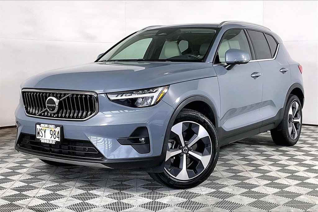 Used 2023 Volvo XC40 B4 Plus w/ Driver Assist Package