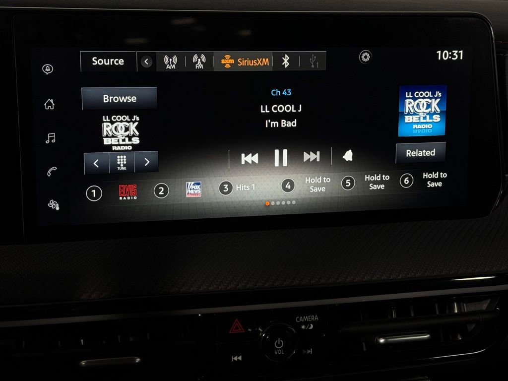 Used 2025 Nissan Kicks SR FWD image 18