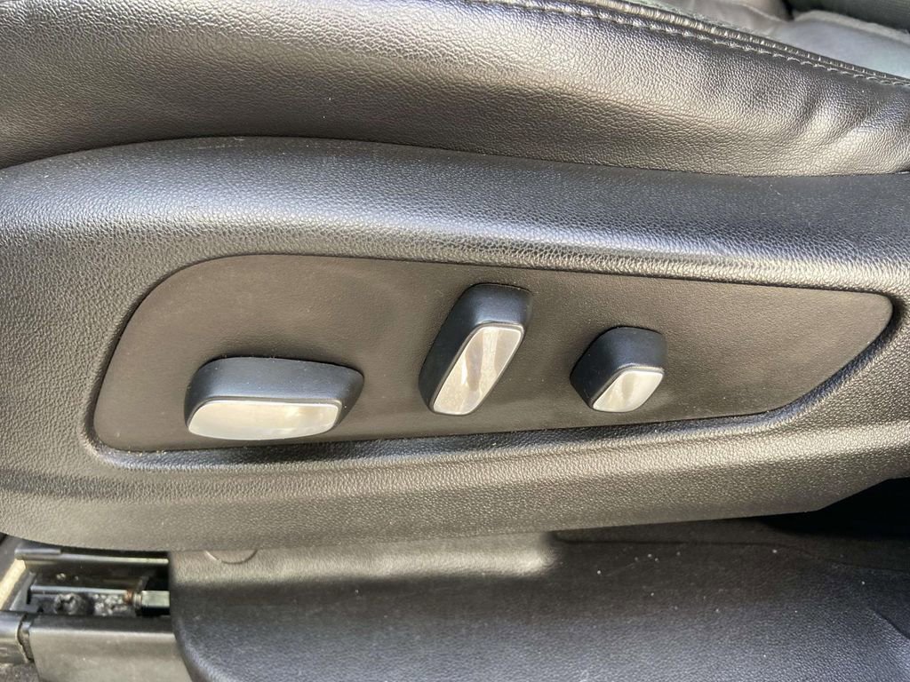 Used 2019 Cadillac XT5 Luxury w/ Sport Package image 18