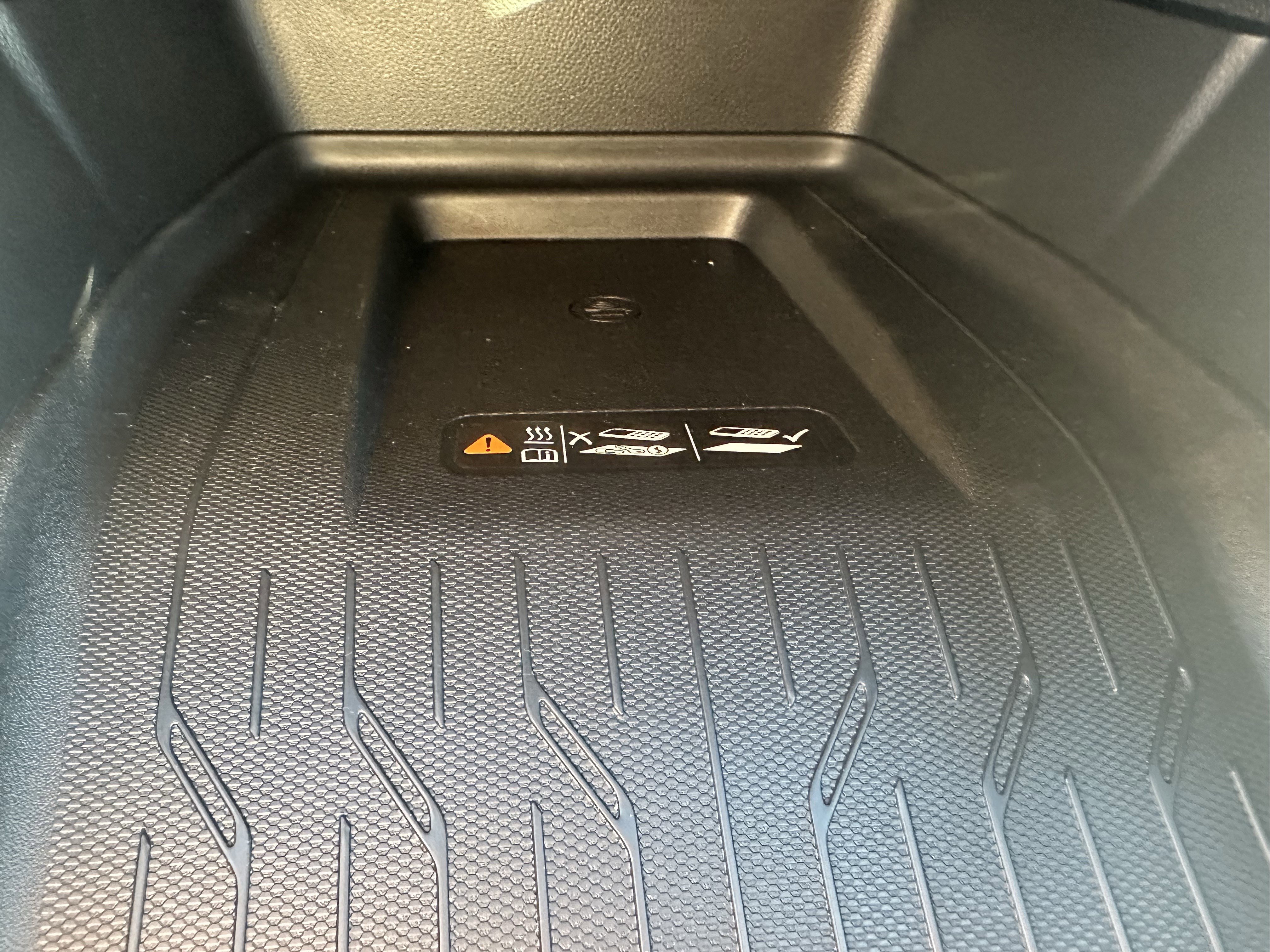 New 2026 Chevrolet Equinox EV LT image 17