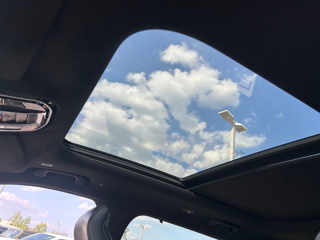 Certified 2022 Jeep Grand Cherokee L Overland w/ Luxury Tech Group IV AWD/4WD image 24