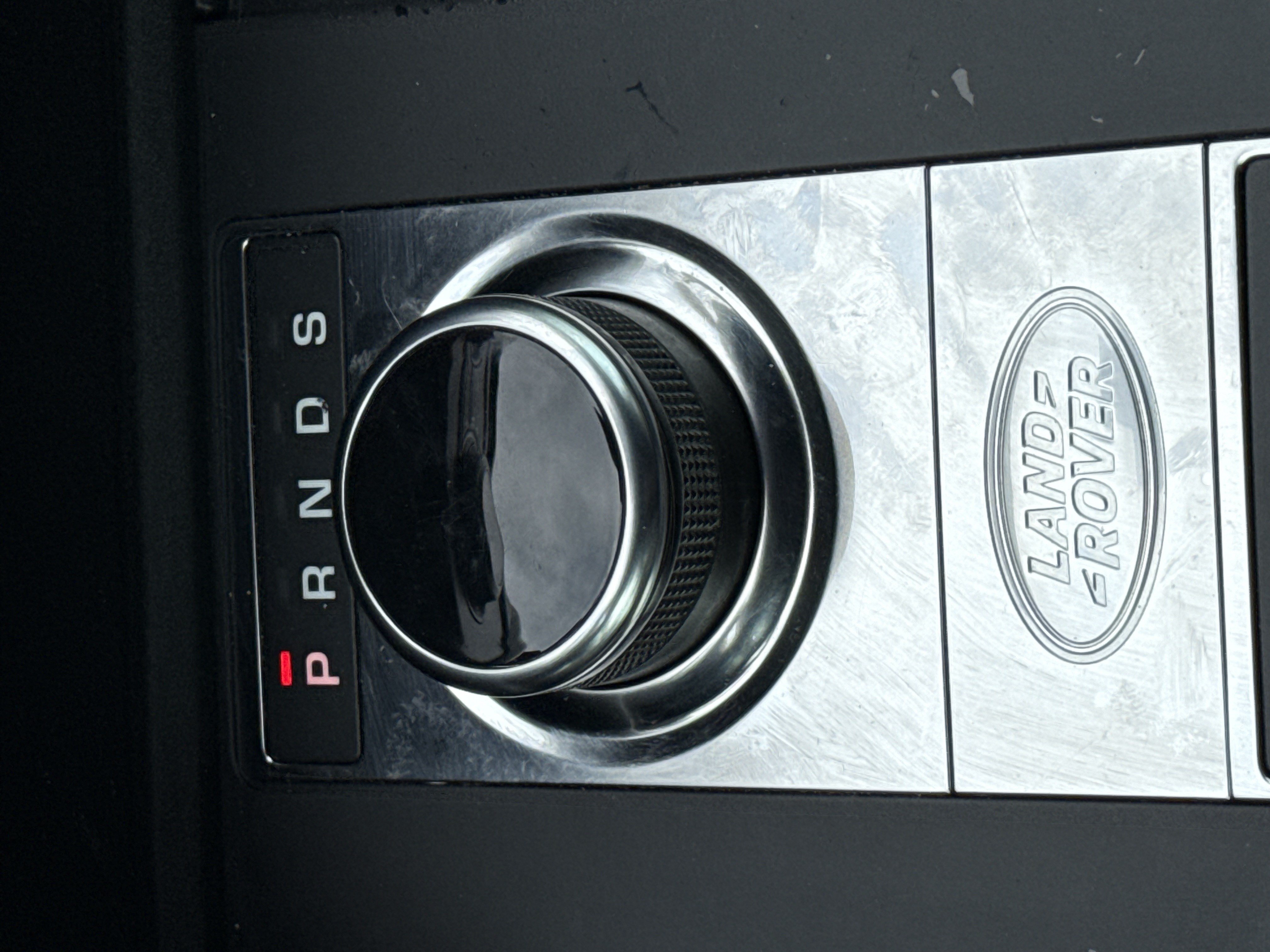 Used 2020 Land Rover Discovery Landmark AWD/4WD image 25