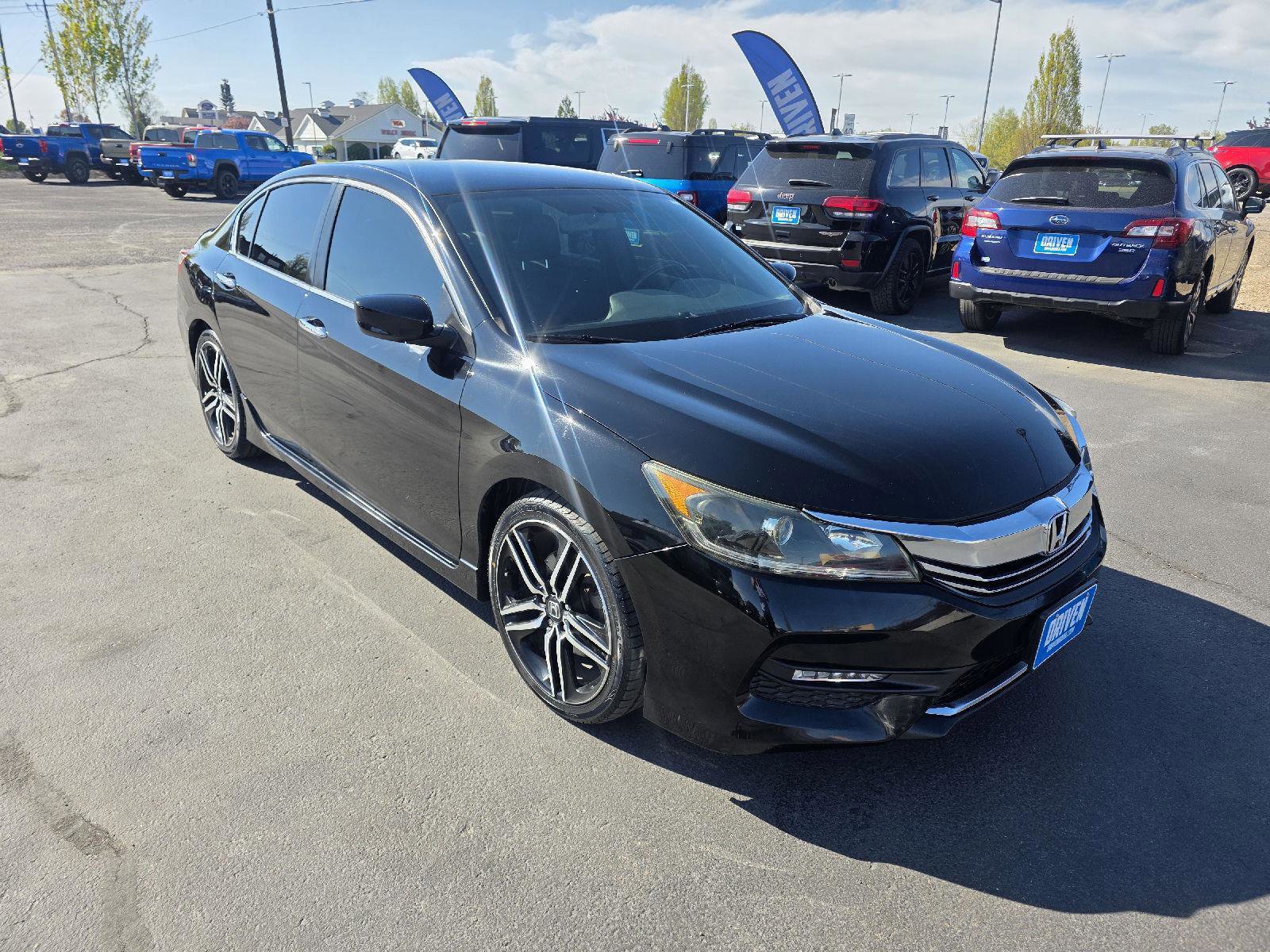 Used 2017 Honda Accord Sport image 3