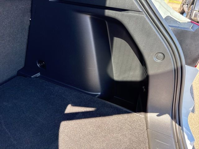 Used 2023 Chevrolet TrailBlazer RS w/ Sun and Liftgate Package AWD/4WD image 12